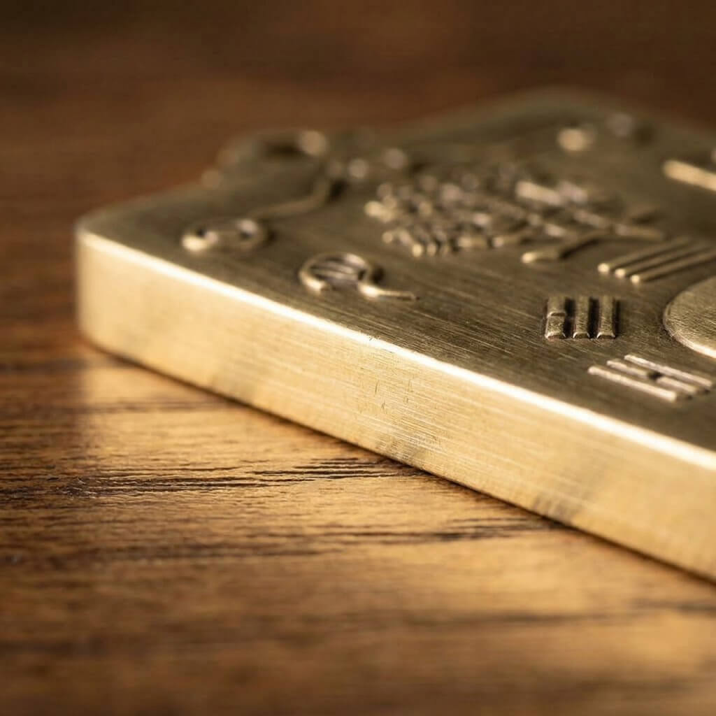 Thick solid brass Zi Wei Hui pendant close-up